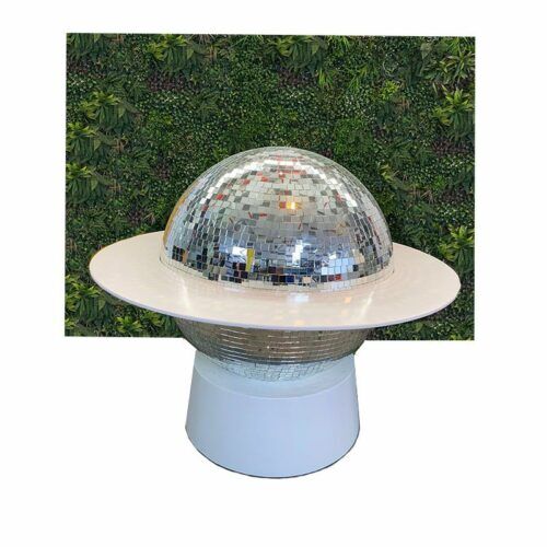Giant mirror ball ‘Saturn’ drinks station